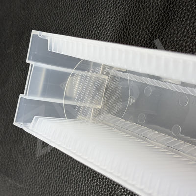 Microagujeros perforados en sustrato de vidrio TGV de alto rendimiento ultrafinos transparentes