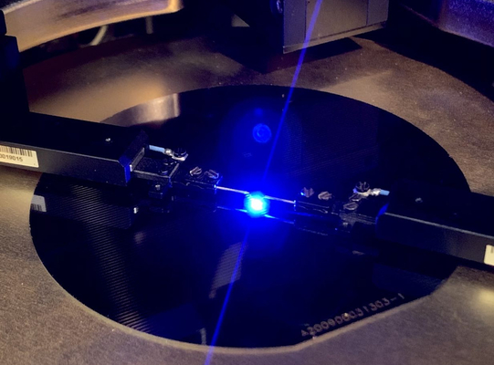 Buen precio Tipo de la oblea N del diámetro 200m m AlGaN Si Epi para el LED micro 6 pulgadas en línea