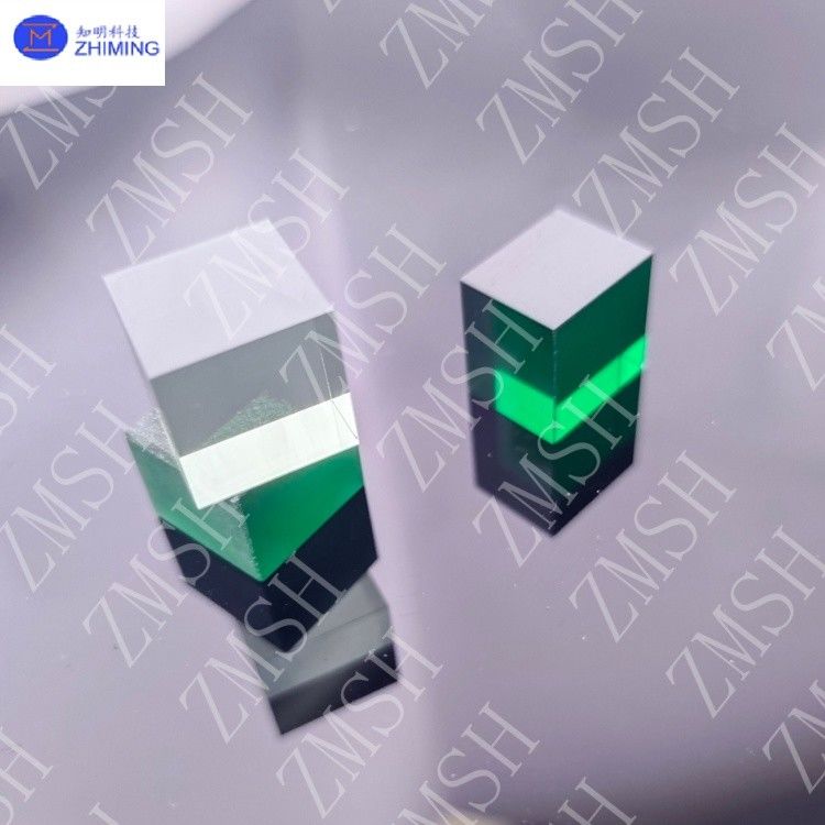 Piedra preciosa de zafiro verde: materia prima sintética para joyas duraderas con dureza de Mohs de 9