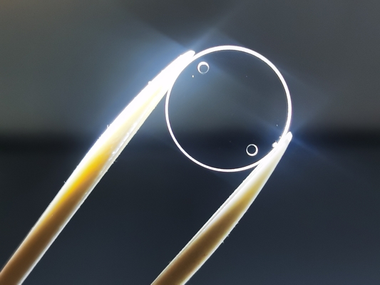 Sapphire Optical Windows Scratch Resistance pulida redonda con el agujero