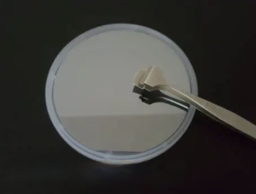 Buen precio Pulgada 4Inch N de VGF 2/tipo substrato de P del semiconductor de la oblea del GaAs para el crecimiento epitaxial en línea