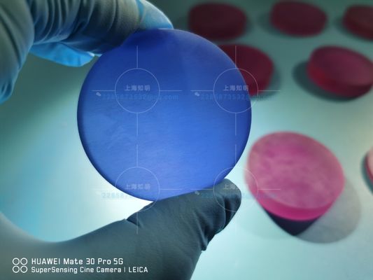 Buen precio Cristal de zafiro dopado sintético coloreado de Al2O3 para láser en línea