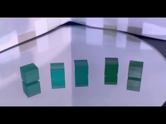 piedra preciosa de zafiro verde de oliva verde